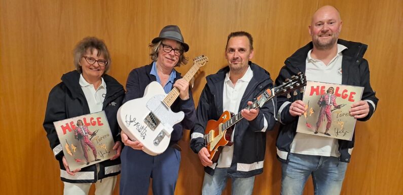 Helge Schneider und das DRK Bückeburg: Ein entspanntes Treffen mit Herz und Gitarren
