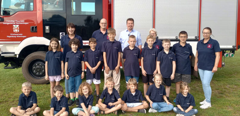 Kinderfeuerwehr Hagenburg/Altenhagen erhält Spende von der Sparkasse Schaumburg