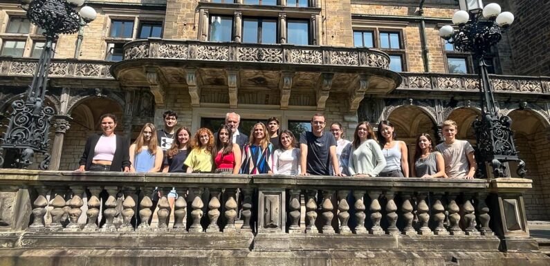 Staatsministerin Katja Keul zu Gast beim Lions-Jugendforum im Bückeburger Palais