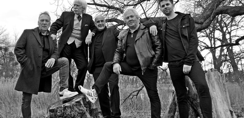 Eigene Rocksongs und Cover-Versionen: Band „New Fancy“ spielt im ASB-Bahnhof