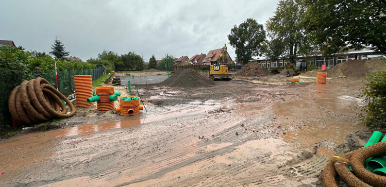 Meinsen: Mehr als 100 Container für Übergangsschule und Kita werden angeliefert