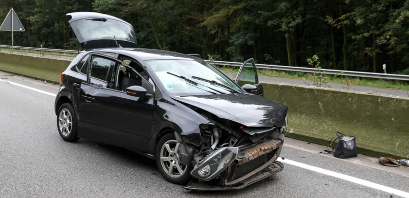 Unfall zwischen Kleinwagen und Tank-LKW auf der A2