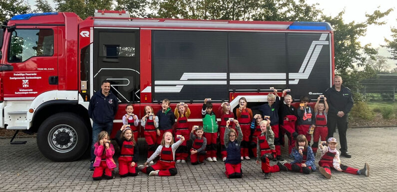 Jubel bei den „Kleinen Feuerlöschern“: Feuerwehrnachwuchs erhält die Abzeichen Flori 1 und 2