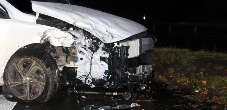 Fünf Verletzte bei Abbiegeunfall an der Auffahrt der B 65 zur B 482