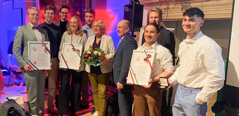 Julius-Rodenberg-Medaille für Demokratie, Weltoffenheit und Humanismus erstmals verliehen