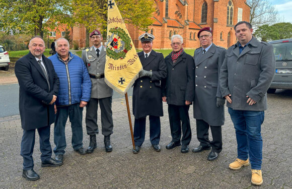 „Danke sagen“ für 40 Jahre in Diensten der Kriegsgräberfürsorge