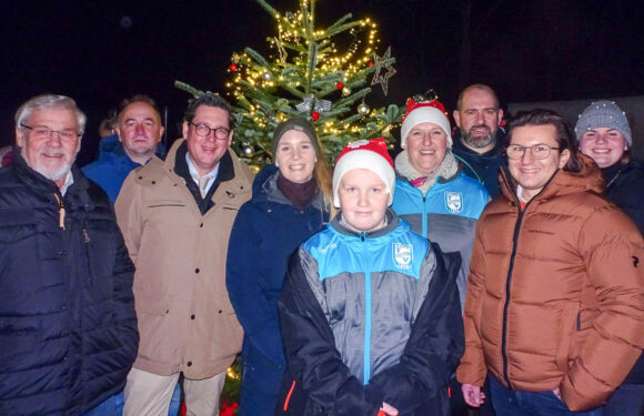 „Big Castle“ und Zuckerwatte: Die Mitglieder des TVE Röcke feiern beim Adventszauber