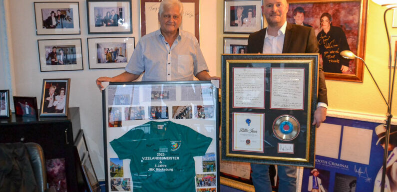 Dieter Wiesner und DRK Bückeburg feiern langjährige Partnerschaft mit Michael-Jackson-Geschenk