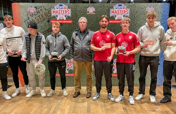 VGH Masters: SV Nienstädt 09 und SG Bad Nenndorf/Riehe 2 tragen Titel-Traum aus Schaumburg nach Hannover