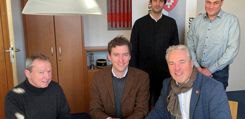 Planungskostenvertrag unterschrieben: Lauenauer Baugebiet Kälberkamp wird konkret