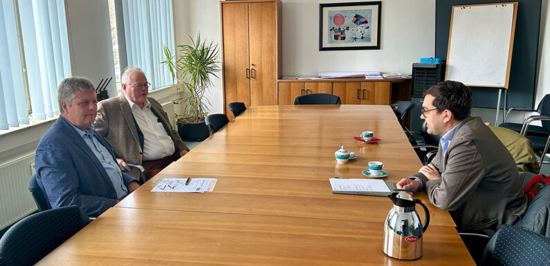 Einblick in regionale Wohnraumversorgung: Landtagsabgeordneter Jan-Philipp Beck besucht Kreiswohnungsbaugesellschaft Schaumburg