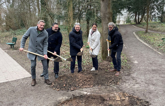 Erster Spatenstich zum Umbau des Mindener Glacis erfolgt