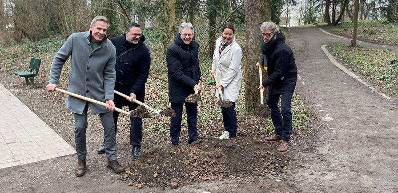 Erster Spatenstich zum Umbau des Mindener Glacis erfolgt