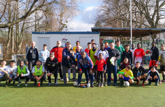 Bückeburg: Freie Wähler spenden an Freizeitliga