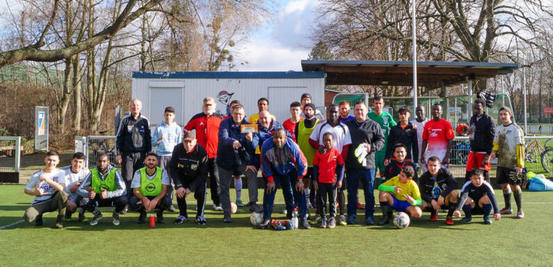 Bückeburg: Freie Wähler spenden an Freizeitliga