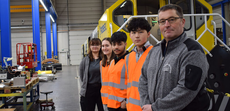 Digitale Lernallianzen: Schüler vom Ratsgymnasium Stadthagen zu Gast bei Schweerbau International