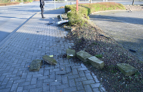 Stadthagen: Unfallflucht auf REWE-Parkplatz und in der Herminenstraße