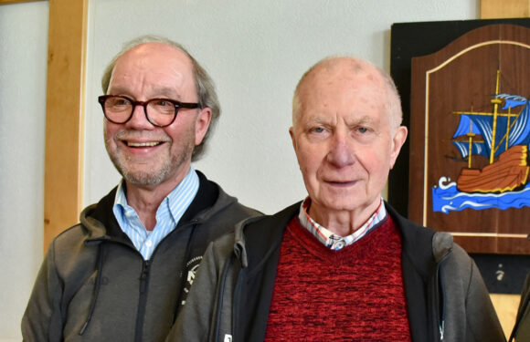 „Großartige Lebensleistung“: Kreistag wählt Wilhelm Kläfker zum Ehrenmitglied im NFV Kreis Schaumburg