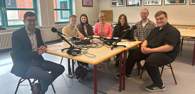 Beck übernimmt Patenschaft für Schüler-Podcast im Landtag