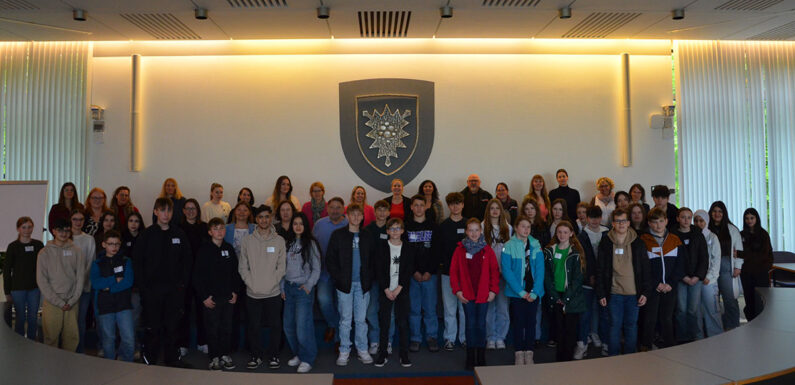 Zukunftstag 2024 beim Landkreis Schaumburg: 33 Schüler schnuppern in den Verwaltungsalltag