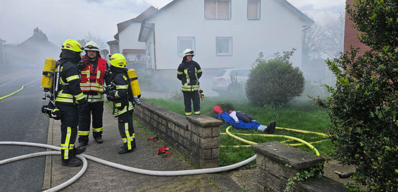 Rauchentwicklung in Sicherungskasten: Realistische Einsatzübung in Bergkirchen
