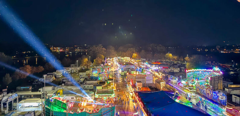 Mindener Herbstmesse 2025 startet am 31. Oktober: Bunte Lichter, Gruselspaß und rasante Fahrten