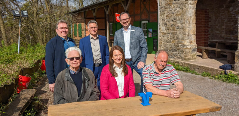 Volksbank in Schaumburg und Nienburg ermöglicht neue Sitzgarnituren am Klippenturm