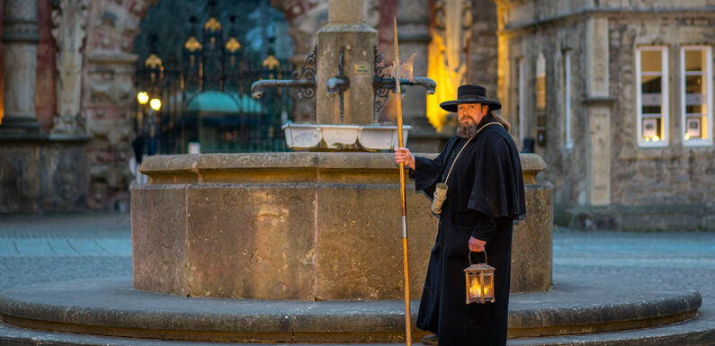 Rundgang mit dem Nachtwächter, mit dem Fahrrad ums historische Bückeburg und auf den Spuren von Fürstin Juliane zu Schaumburg-Lippe