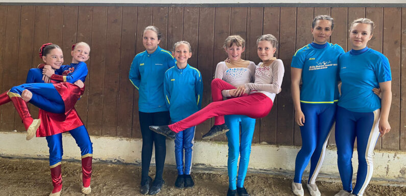 Voltigiererinnen der VRG Schaumburger-Land e.V. beim Wochenend-Turnier in Bruchmühlen