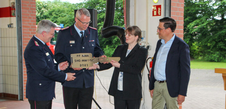 Neues Fahrzeug an die Freiwillige Feuerwehr Meinsen-Warber-Achum übergeben