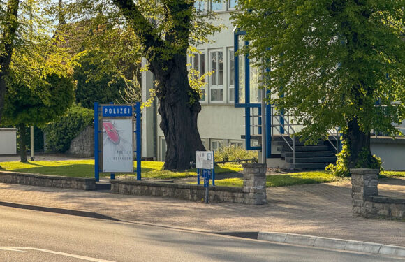 Stadthagen: Unfall auf der B65-Ortsumgehung, Polizei sucht Zeugen