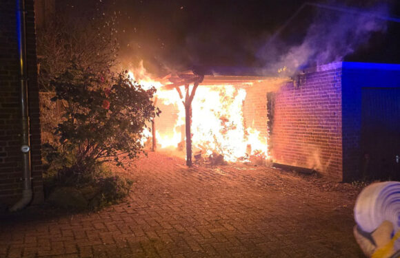 Stadthagen: Carport in Flammen