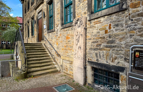 „Schusch und der Bär“ beim Bilderbuchkino in der Stadtbücherei Stadthagen