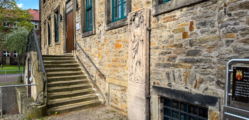 Fußball-Bilderbuchkino „Anpfiff für Dr. Brumm“ in der Stadtbücherei