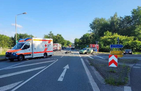 Motorrad übersehen: Drei Verletzte bei Verkehrsunfall in Bückeburg
