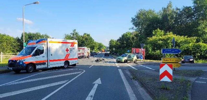 Motorrad übersehen: Drei Verletzte bei Verkehrsunfall in Bückeburg