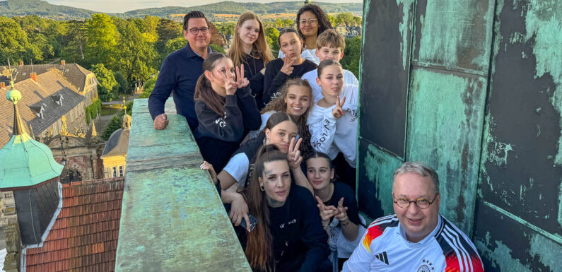 50 Jahre Städtepartnerschaft Bückeburg-Zuidplas: Auftakt zum Jubiläum mit Musik und Fußball-EM