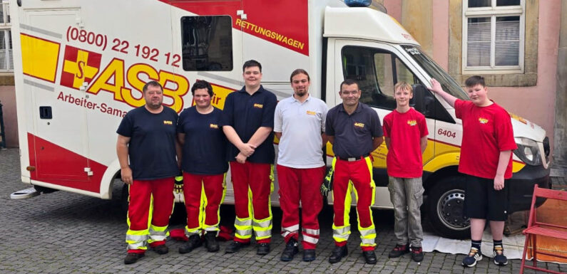 Samariter unterstützen „Bückeburg schäumt über“ auf dem Marktplatz