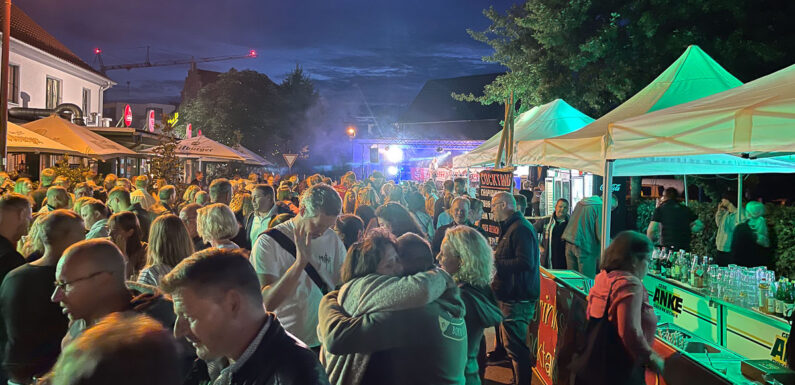 Das Minchen feiert seinen 51. Geburtstag mit einer Open-Air-Party in Bückeburg