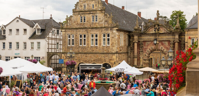 „Bückeburg schäumt über“ vom 5. bis 7. Juli 2024 auf dem Marktplatz
