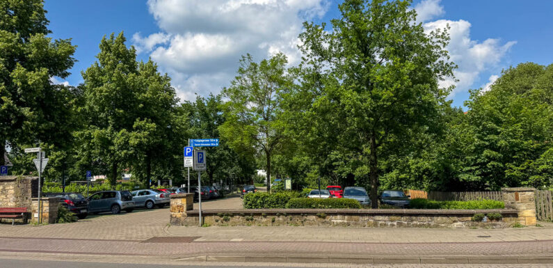 Bückeburg: Holzbrücke am Schloßbachparkplatz wird saniert