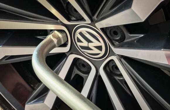 Wer löste die Radschrauben am VW Passat in Stadthagen?