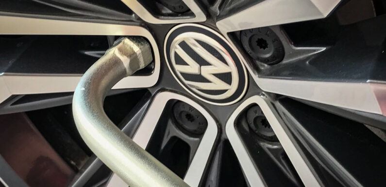 Wer löste die Radschrauben am VW Passat in Stadthagen?