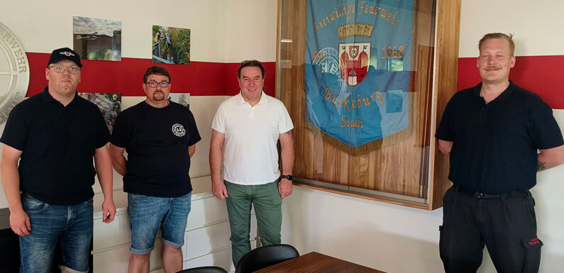 Neue Vitrine für die Ortsfeuerwehr Bückeburg-Stadt