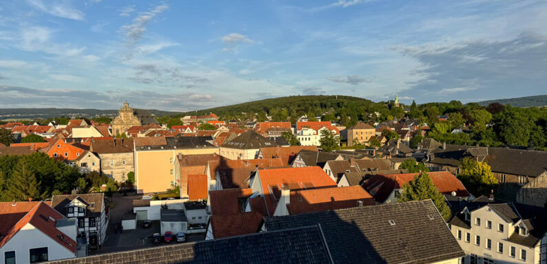 Abschied vom Bell 206: Formations-Überflug der Hubschrauber über Bückeburg am 29. August