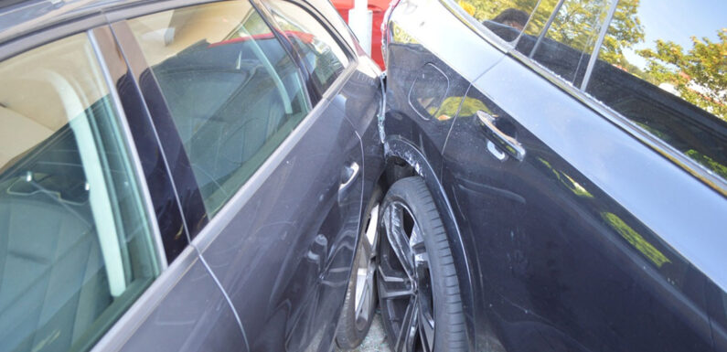 Gas und Bremse verwechselt: Hoher Sachschaden bei Unfall in Bad Eilsen