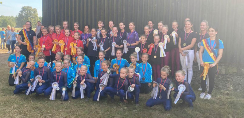 Voltigiererinnen der VRG Schaumburger-Land e.V. freuen sich über Turniererfolg