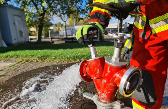Feuerwehren der Stadt Bückeburg informieren über Hydrantenpflege
