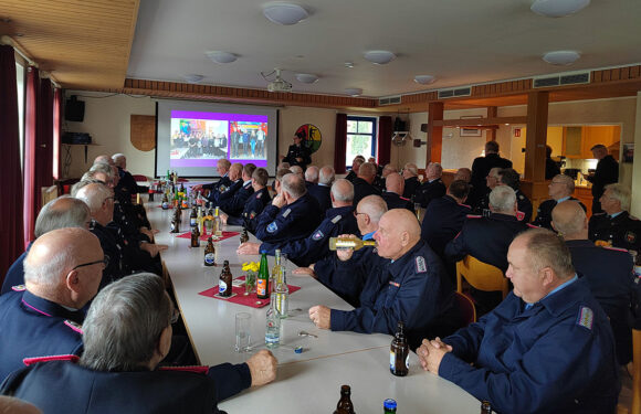 75 ehemalige Feuerwehr-Funktionsträger informieren sich über aktuelle Entwicklungen