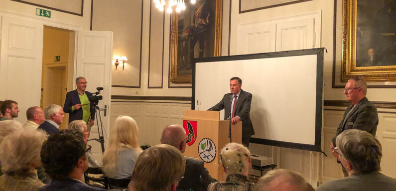 „Europa ist alleine noch immer nicht verteidigungsfähig“: EU-Abgeordneter David McAllister spricht in Jägerkaserne über die Sicherheitspolitik der EU